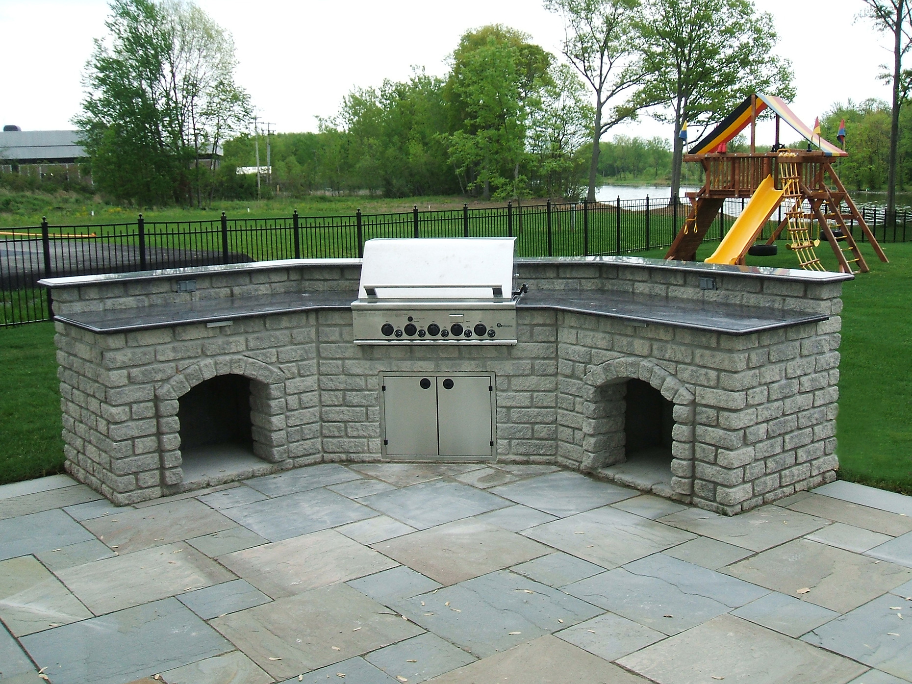 Grills & Fire Features